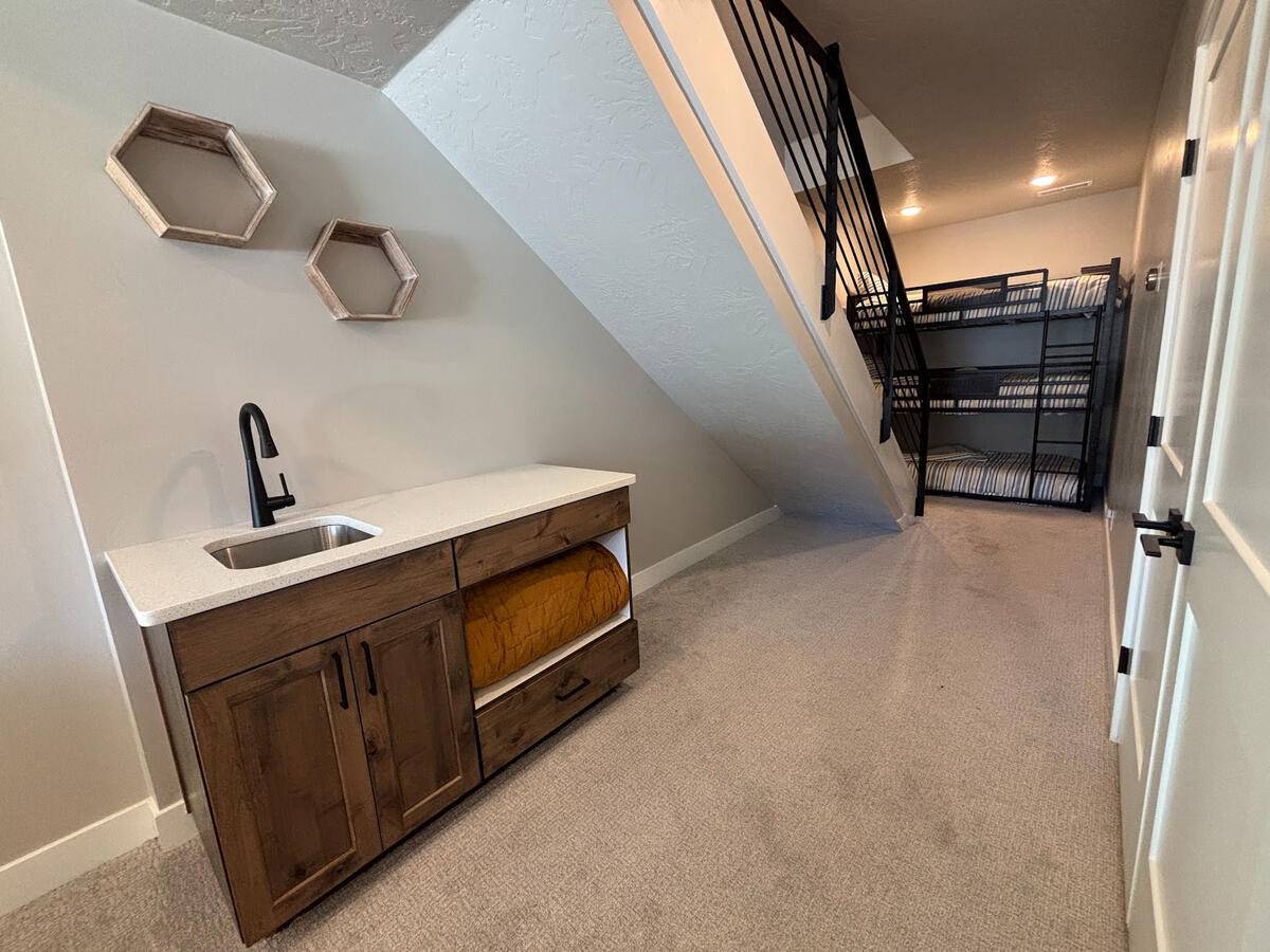 Short Term Rental AirBNB VRBO Brian Head UTAH Ski vacation ski-in ski-out instant book discount Short Term Rental AirBNB VRBO Brian Head UTAH Ski vacation ski-in ski-out instant book discount