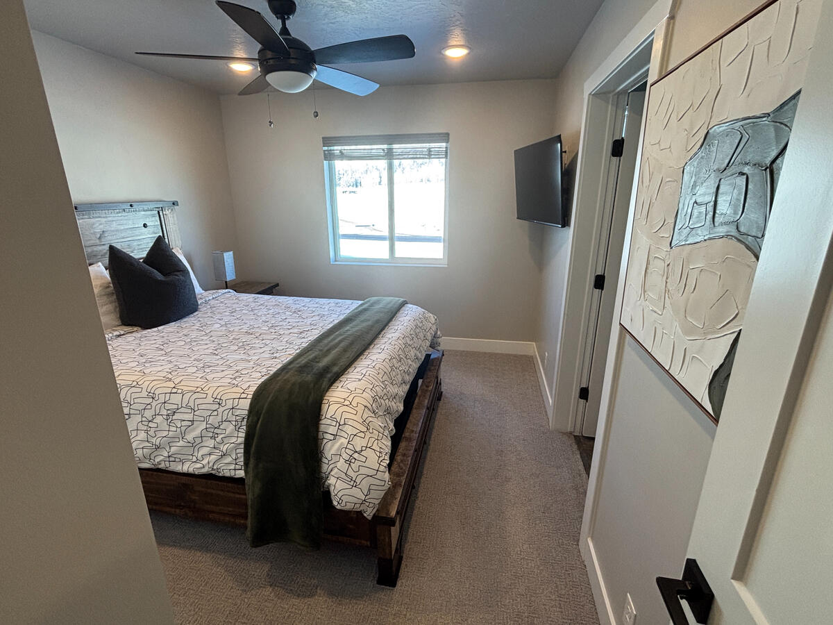 Short Term Rental AirBNB VRBO Brian Head UTAH Ski vacation ski-in ski-out instant book discount Short Term Rental AirBNB VRBO Brian Head UTAH Ski vacation ski-in ski-out instant book discount