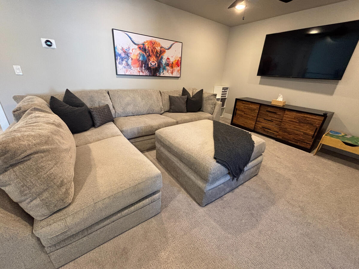 Short Term Rental AirBNB VRBO Brian Head UTAH Ski vacation ski-in ski-out instant book discount Short Term Rental AirBNB VRBO Brian Head UTAH Ski vacation ski-in ski-out instant book discount